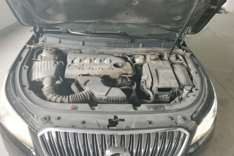 Used Buick LaCrosse 2013 2.4L SIDI Elite Comfort Version Engine Bay