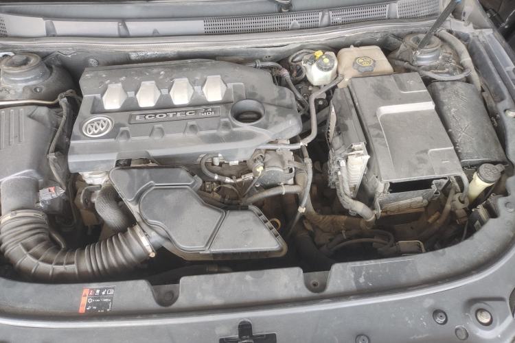 Used Buick LaCrosse 2013 2.4L SIDI Leading Comfort Version Engine Bay