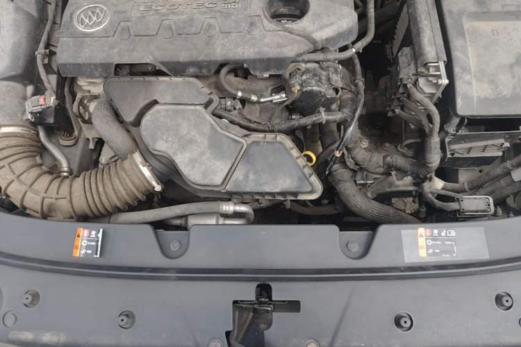 Used Buick LaCrosse 2013 2.4L SIDI Leading Comfort Version Engine Bay