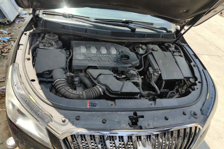 Used Buick LaCrosse 2013 2.4L SIDI Luxury Comfort Edition Engine Bay