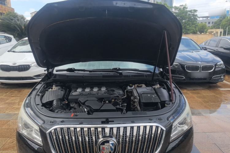 Used Buick LaCrosse 2013 2.4L SIDI Leading Comfort Version Engine Bay