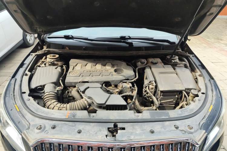 Used Buick LaCrosse 2013 2.4L SIDI Luxury Comfort Edition Engine Bay