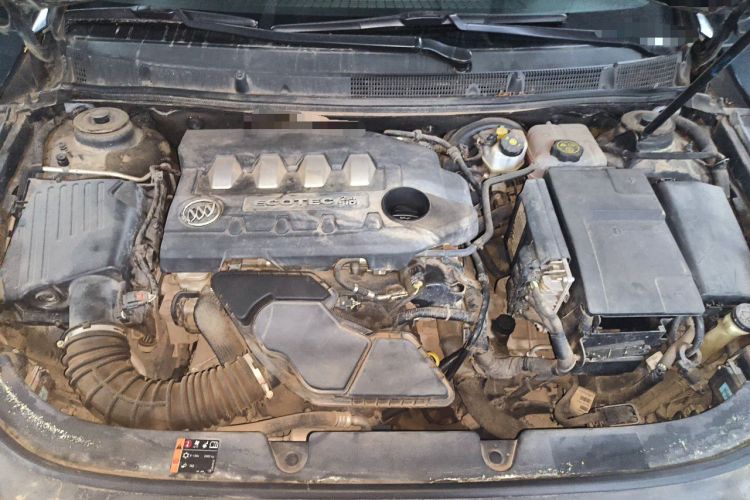 Used Buick LaCrosse 2013 2.4L SIDI Leading Comfort Version Engine Bay