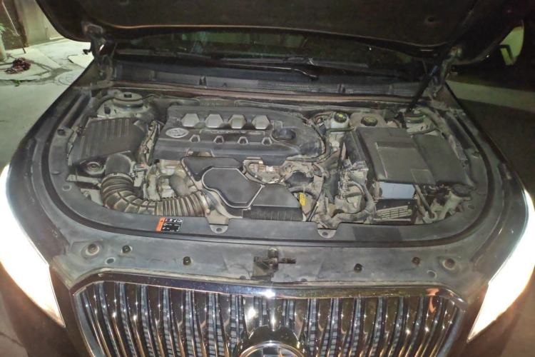Used Buick LaCrosse 2013 2.4L SIDI Leading Comfort Version Engine Bay