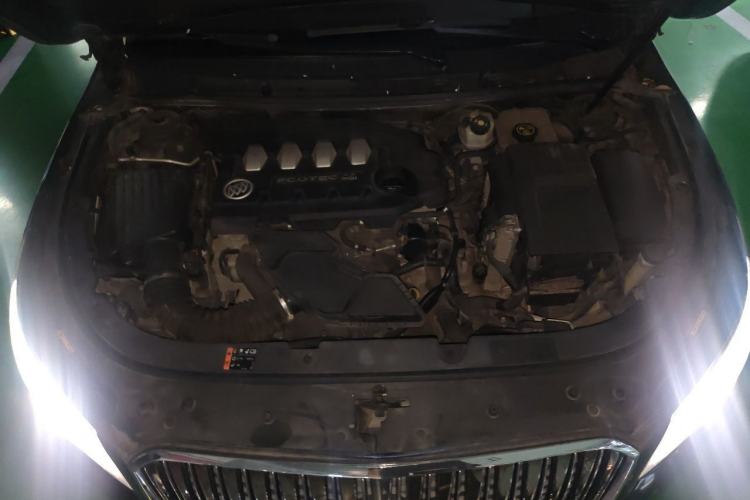 Used Buick LaCrosse 2013 2.4L SIDI Elite Comfort Version Engine Bay