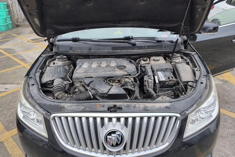 Used Buick LaCrosse 2013 2.4L SIDI Leading Comfort Version Engine Bay
