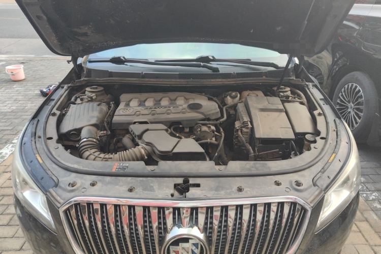 Used Buick LaCrosse 2013 2.4L SIDI Luxury Comfort Edition Engine Bay