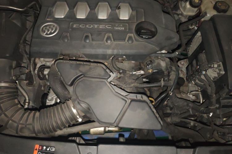 Used Buick LaCrosse 2013 2.4L SIDI Leading Comfort Version Engine Bay