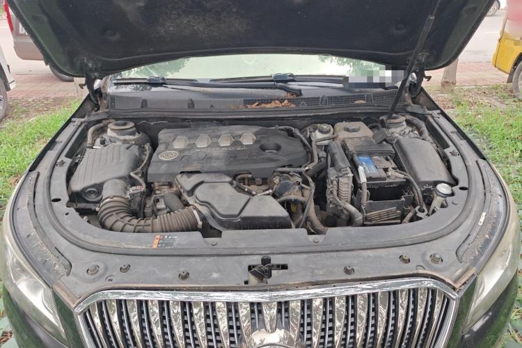 Used Buick LaCrosse 2013 2.4L SIDI Elite Comfort Version Engine Bay