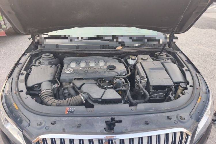 Used Buick LaCrosse 2013 2.4L SIDI Elite Comfort Version Engine Bay