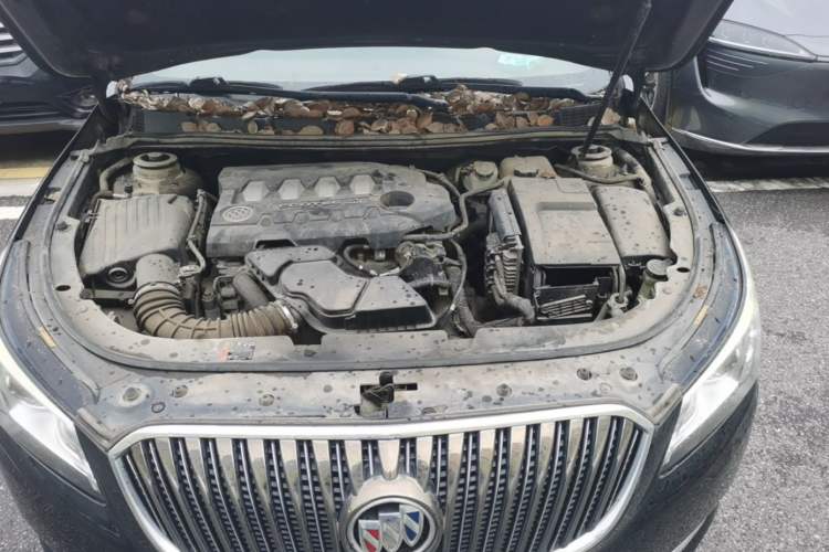 Used Buick LaCrosse 2013 2.4L SIDI Elite Comfort Version Engine Bay