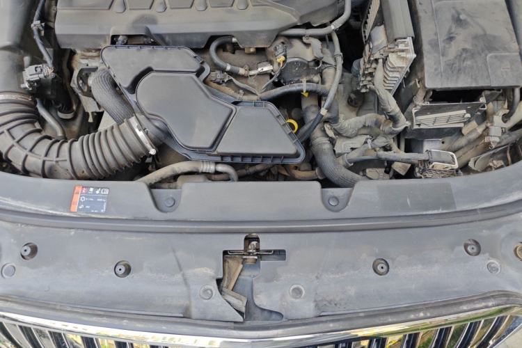 Used Buick LaCrosse 2013 2.4L SIDI Leading Comfort Version Engine Bay