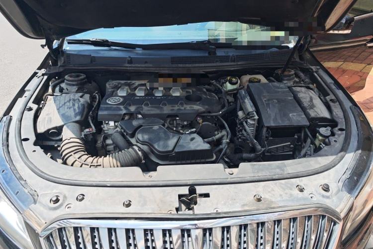 Used Buick LaCrosse 2013 2.4L SIDI Leading Comfort Version Engine Bay