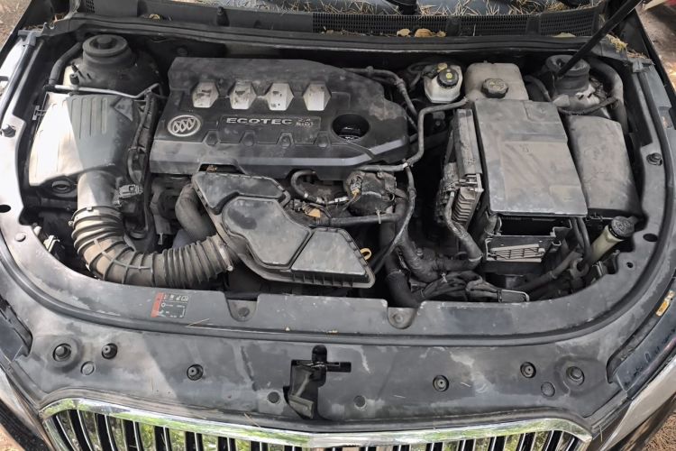 Used Buick LaCrosse 2013 2.4L SIDI Elite Comfort Version Engine Bay
