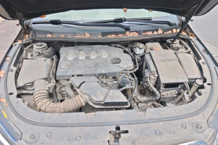 Used Buick LaCrosse 2013 2.4L SIDI Luxury Comfort Edition Engine Bay