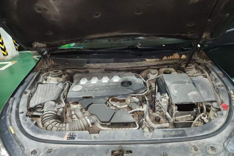 Used Buick LaCrosse 2013 2.4L SIDI Elite Comfort Version Engine Bay
