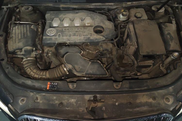 Used Buick LaCrosse 2013 2.4L SIDI Leading Comfort Version Engine Bay