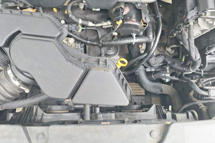 Used Buick LaCrosse 2013 2.4L SIDI Leading Comfort Version Engine Bay