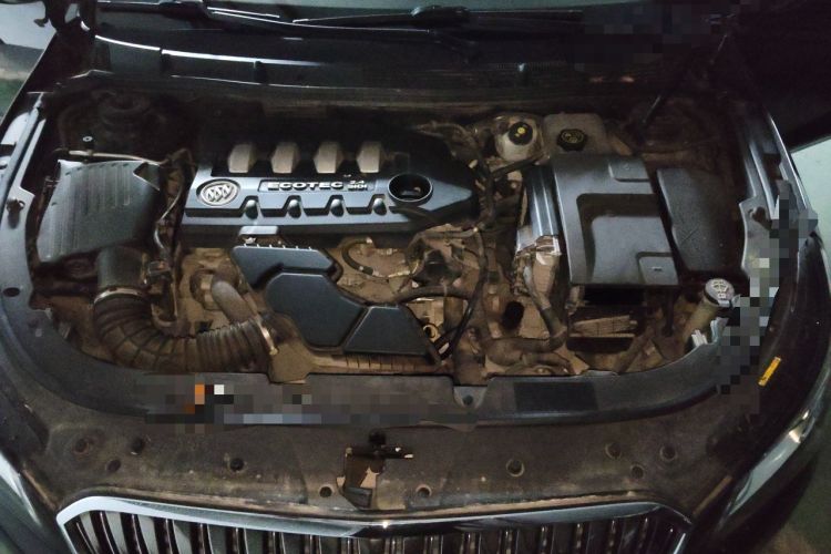Used Buick LaCrosse 2013 2.4L SIDI Elite Comfort Version Engine Bay