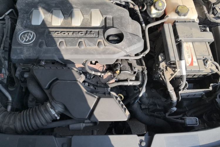 Used Buick LaCrosse 2013 2.4L SIDI Luxury Comfort Edition Engine Bay