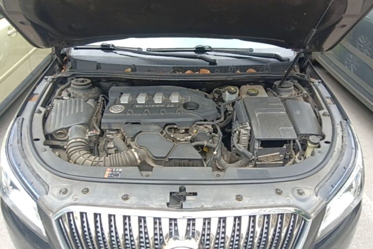 Used Buick LaCrosse 2013 2.4L SIDI Leading Comfort Version Engine Bay