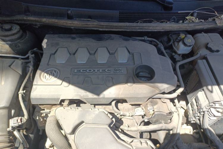 Used Buick LaCrosse 2013 2.4L SIDI Leading Comfort Version Engine Bay