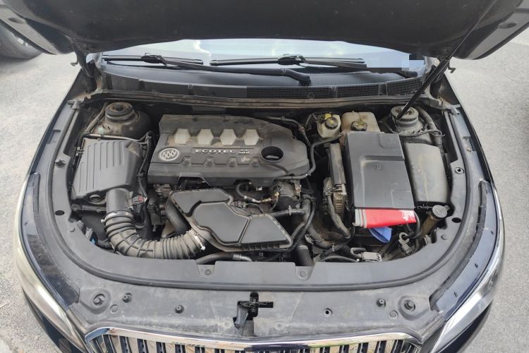 Used Buick LaCrosse 2013 2.4L SIDI Leading Comfort Version Engine Bay