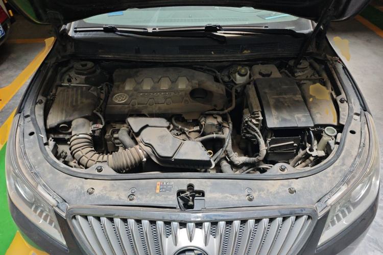 Used Buick LaCrosse 2013 2.4L SIDI Elite Comfort Version Engine Bay