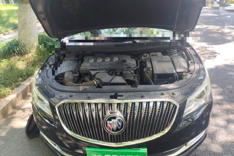 Used Buick LaCrosse 2013 2.4L SIDI Elite Comfort Version Engine Bay