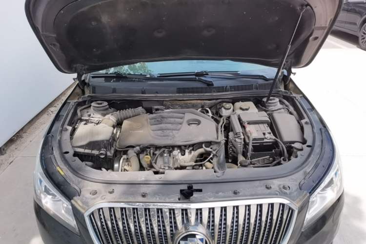 Used Buick LaCrosse 2013 2.0T SIDI Technology Version Engine Bay