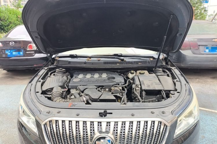 Used Buick LaCrosse 2013 2.4L SIDI Leading Comfort Version Engine Bay