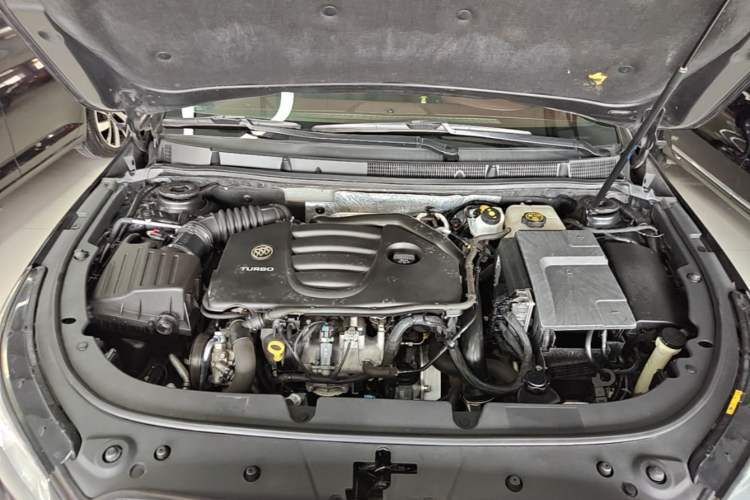 Used Buick LaCrosse 2013 2.0T SIDI Elite Tech Version Engine Bay