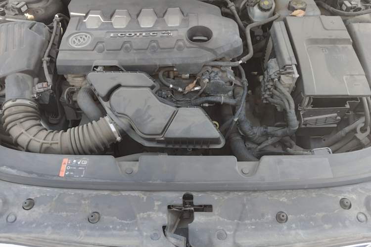 Used Buick LaCrosse 2013 2.4L SIDI Luxury Comfort Edition Engine Bay