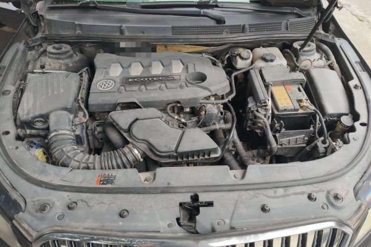 Used Buick LaCrosse 2013 2.4L SIDI Leading Comfort Version Engine Bay
