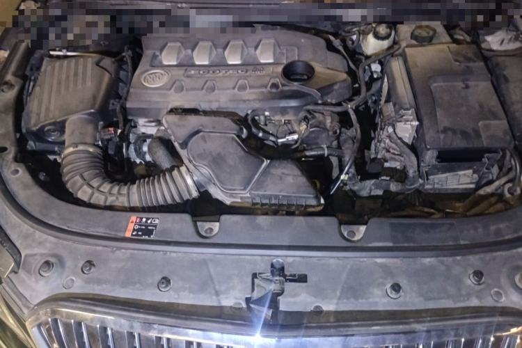 Used Buick LaCrosse 2013 2.4L SIDI Elite Comfort Version Engine Bay