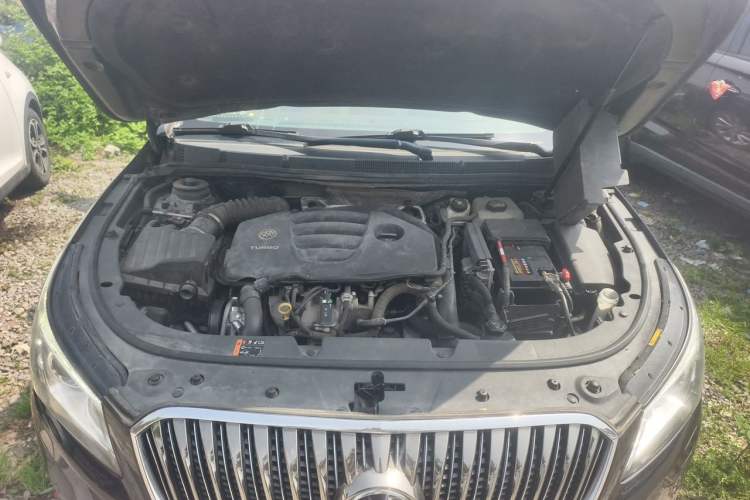 Used Buick LaCrosse 2013 2.0T SIDI Elite Tech Version Engine Bay