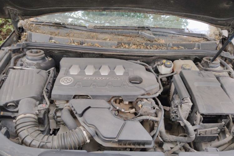 Used Buick LaCrosse 2013 2.4L SIDI Elite Comfort Version Engine Bay