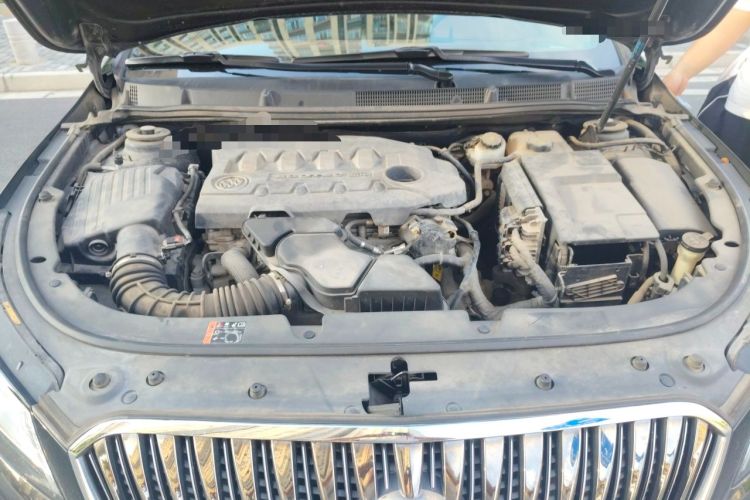 Used Buick LaCrosse 2013 2.4L SIDI Elite Comfort Version Engine Bay