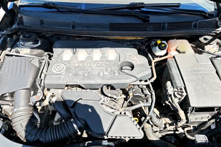 Used Buick LaCrosse 2013 2.4L SIDI Luxury Comfort Edition Engine Bay