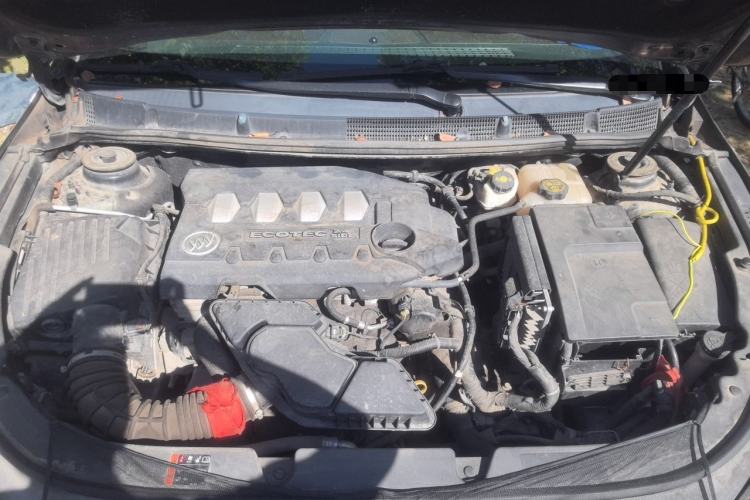 Used Buick LaCrosse 2013 2.4L SIDI Leading Comfort Version Engine Bay