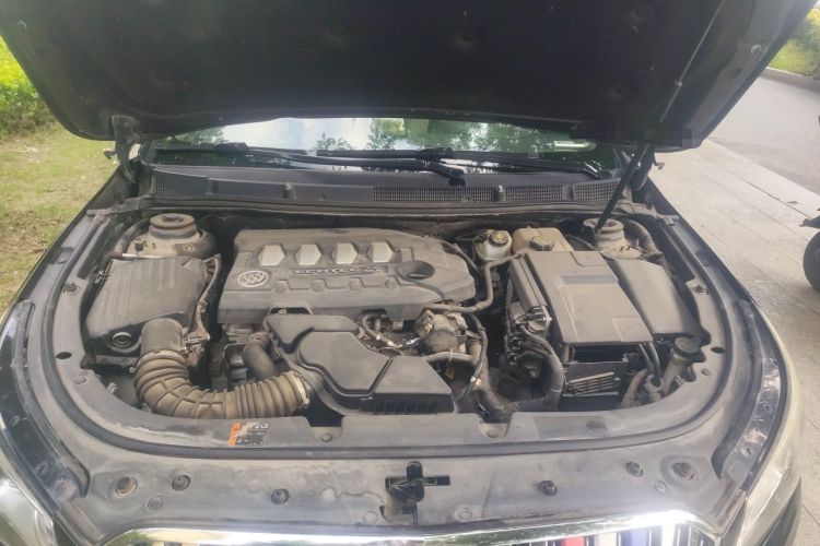 Used Buick LaCrosse 2013 2.4L SIDI Leading Comfort Version Engine Bay