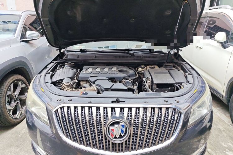 Used Buick LaCrosse 2013 2.4L SIDI Elite Comfort Version Engine Bay