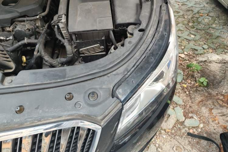 Used Buick LaCrosse 2013 2.4L SIDI Leading Comfort Version Engine Bay Left