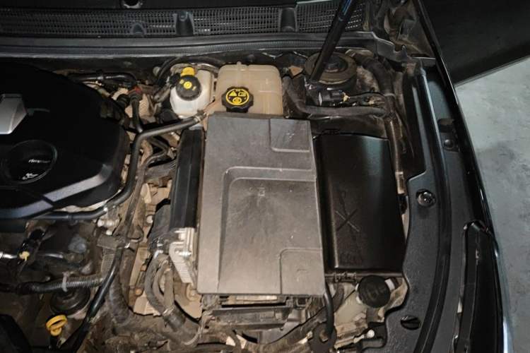 Used Buick LaCrosse 2013 2.4L SIDI Luxury Comfort Edition Engine Bay Left