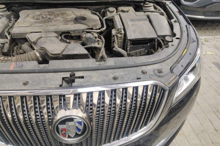 Used Buick LaCrosse 2013 2.4L SIDI Elite Comfort Version Engine Bay Left
