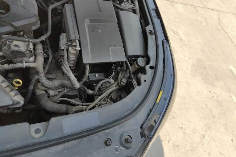 Used Buick LaCrosse 2013 2.4L SIDI Luxury Comfort Edition Engine Bay Left