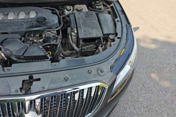 Used Buick LaCrosse 2013 2.4L SIDI Luxury Comfort Edition Engine Bay Left
