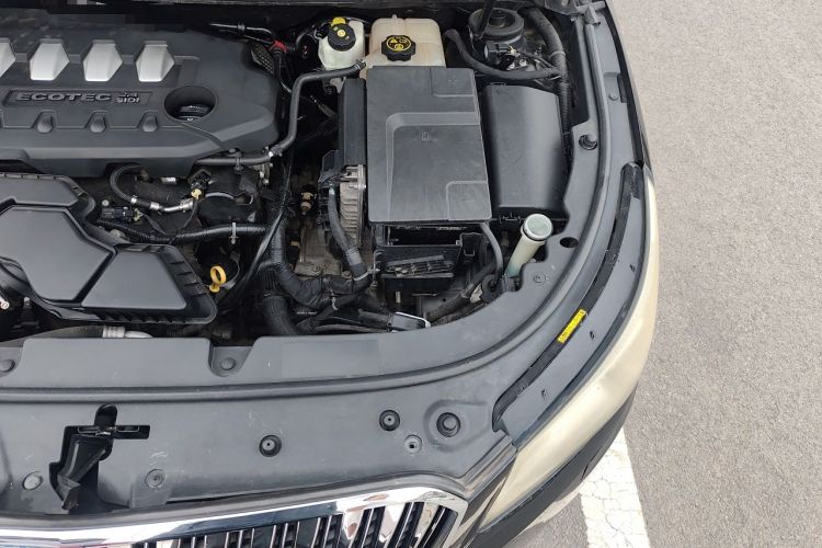 Used Buick LaCrosse 2013 2.4L SIDI Luxury Comfort Edition Engine Bay Left