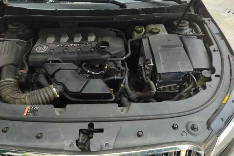 Used Buick LaCrosse 2013 2.4L SIDI Elite Comfort Version Engine Bay Left