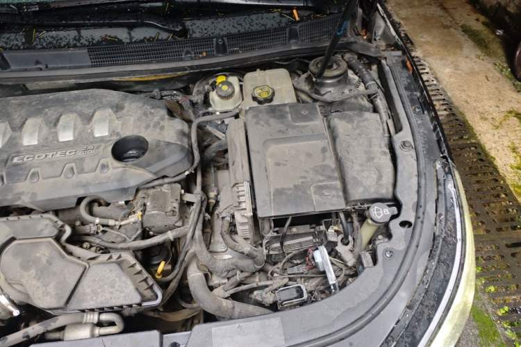 Used Buick LaCrosse 2013 2.4L SIDI Leading Comfort Version Engine Bay Left